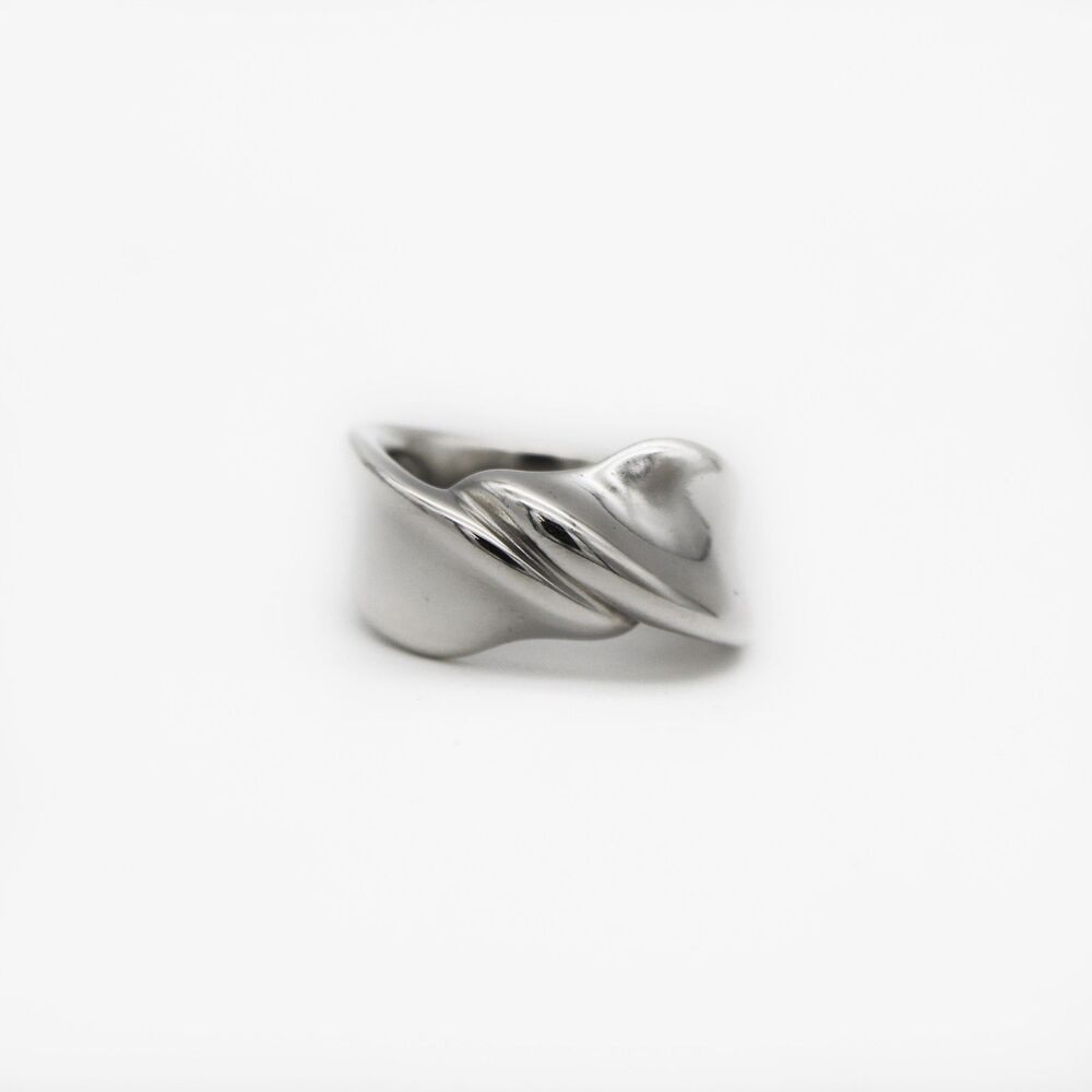 Tiffany & Co. Vintage 925 Silver Ribbon Sculpted Wave Ring